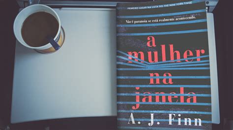 No entanto, tudo muda quando ela testemunha um crime na casa dos vizinhos que se mudaram recentemente. A Mulher na Janela - No olhar do Satélite