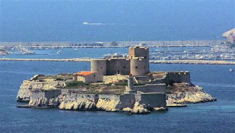 Château Dif Marseille 1531 Structurae