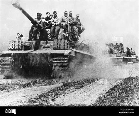 German Tiger Tanks At The Eastern Front 1944 Stock Photo Alamy