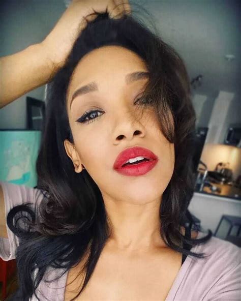 Dc Comics And Arrowverse Flash Star Candice Patton Awesome Body Shot