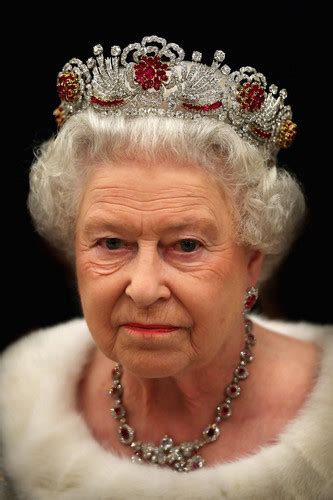 Queen Elizabeth Ii Photo Official Diamond Jubilee Portrait Of Queen