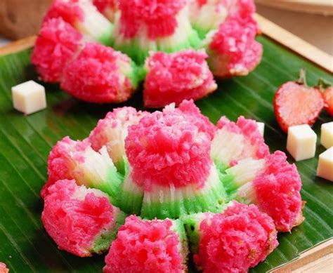 18 Kue Tradisional Khas Indonesia Untuk Camilan Keluarga