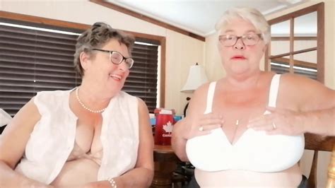 Video Lesbian Von Studio Private Old Nanny Oma Im Wohnzimmer Nacktfotos Privat