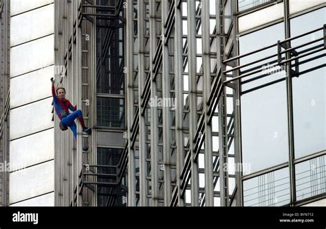 Action Hero Abseiler A Real Life Spider Man Climbs Up Shanghais Jin