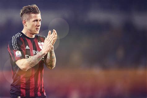 Milan receive offer for Juraj Kucka - AC Milan News