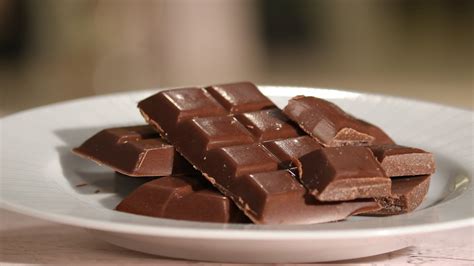 It is composed primarily of fat molecules. Milk Chocolate | 5 Types of Chocolate Recipes | Chef Anupa ...