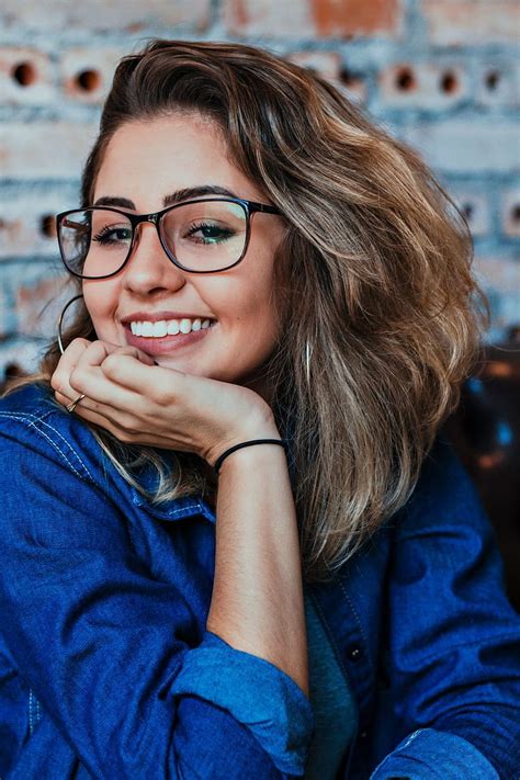 10 Woman Smile Women Smiling Hd Phone Wallpaper Pxfuel