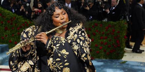 Watch Lizzo Make History As The First Person To Play Late President Madisons Crystal Flute