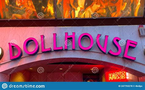 Dollhouse Erotic Club At Hamburg Reeperbahn Entertainment And Red Light District Hamburg