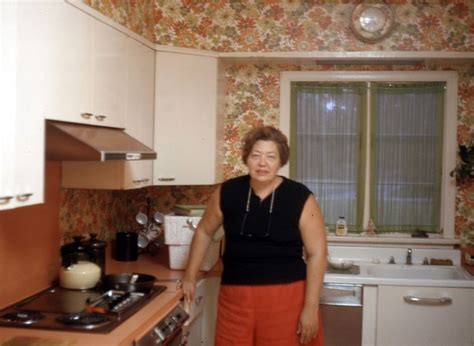 25 Intimate Photos Of Mom Working In The Kitchens In The 1970s Vintage News Daily