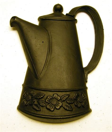 vintage sexton cast iron kettle wall hanging 8 5 x 6 0 inches