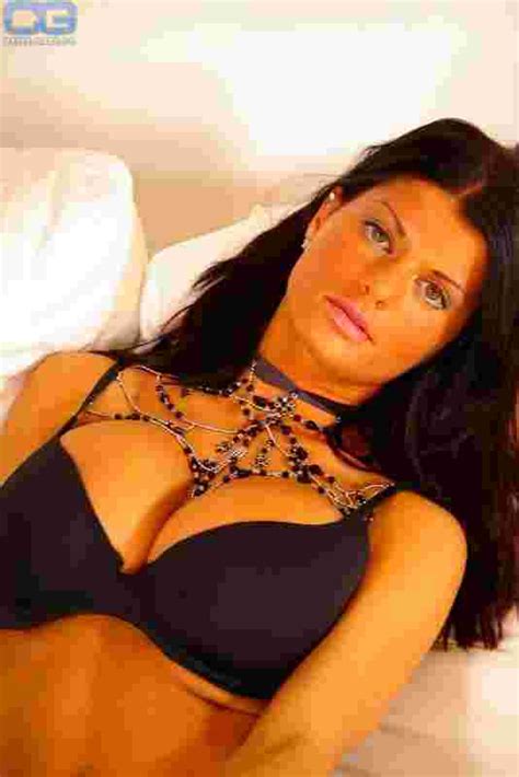 Nadine Schroeder Nackt Oben Ohne Bilder Playboy Fotos Sex Szene