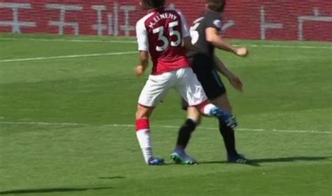 وما التحميض ؟ فذكرت له الدبر ، فقال : سكاي سبورت: إصابة النني "خفيفة".. مجرد التواء في الكاحل