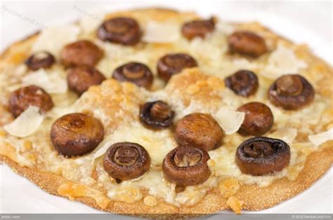 Cheesy Mushroom Pizza Recipe