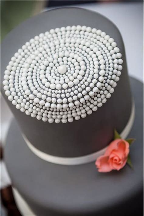 From the creamy layers to the designing, everything in a cake is a treat for the eyes and soul. 12 Amazing Wedding Cake Designs | Woman Getting Married