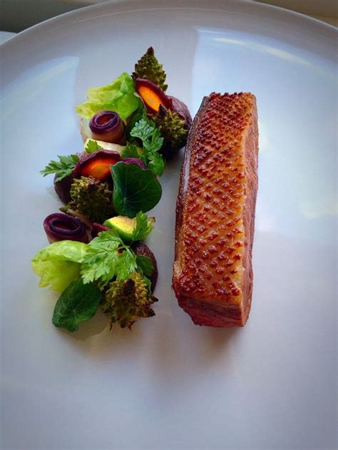 A necessity at christmas and a joy every other day, get inspiration with our easy smoked salmon recipes. Épinglé sur Fine Dining