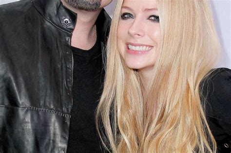 Avril Lavigne Breaks Down Describing Lyme Disease Battle Its A Second Shot At Life Irish