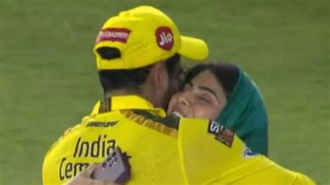 Ravindra Jadeja Hugs Wife Rivaba After Chennai Super Kings Win Fifth