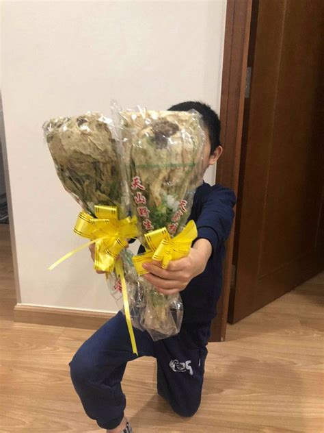 Cuốn đầu tiên trong bộ mô kim hiệu úy được viết vào năm 2015 tên mô kim hiệu. Đổ xô săn lùng Thiên Sơn Tuyết Liên - thảo dược được xem ...