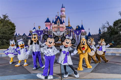 Disneyland Vs Disney World Differences Between Resorts Parade