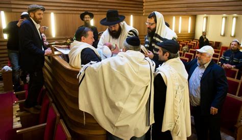 Nyc Ultra Orthodox Reach Deal On Circumcision Suction Ritual Jewish World