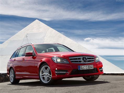New, dynamic appearance inside and out. Mercedes-Benz C-Class Estate (2012)
