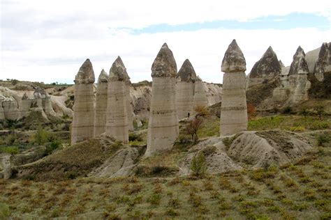 Hayatını orda geçirir ve öldükten sonra onun anısına köyün adı türkei olarak değiştirlir. Penistal in Kappadokien (Türkei) Foto & Bild | landschaft ...