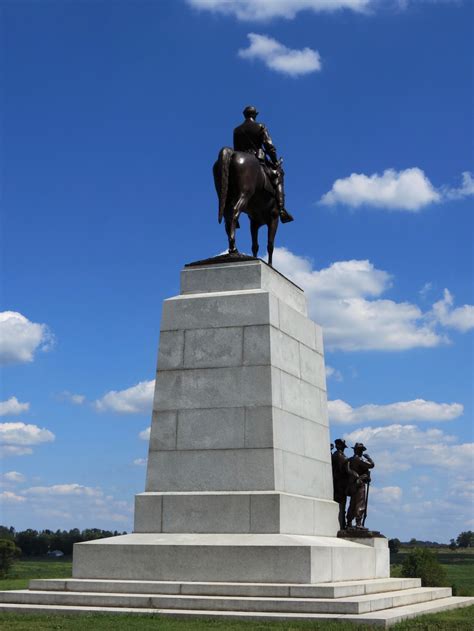 Equestrian Statue Of Robert Edward Lee In Pa Gettysburg Us