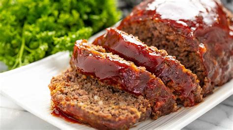 Baste the top of the meatloaf with ketchup. Meatloaf Recipe At 400 Degrees : Nobody just rolls out a ...