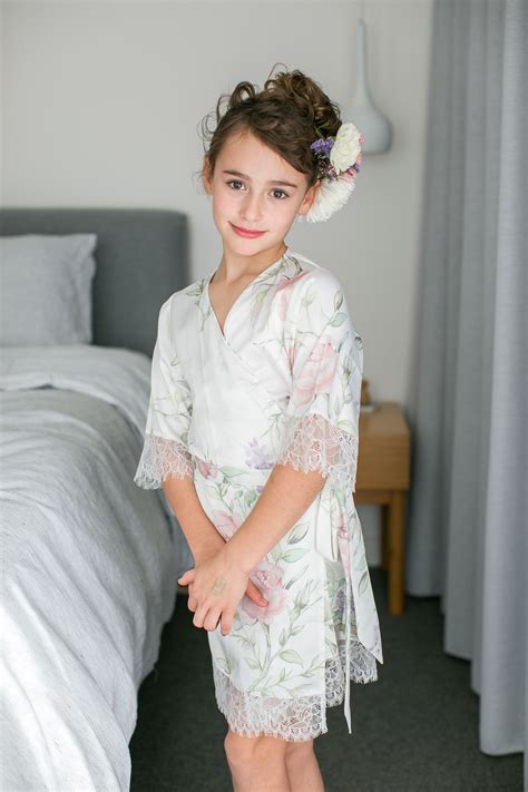 Homebodii Flower Girl Robes | Girls red christmas dress, Flower girl