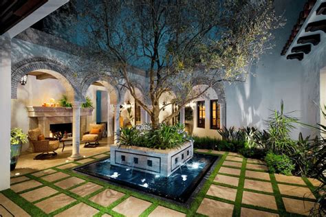 Home Designs With Center Courtyards