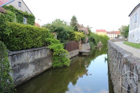 Prezentare, top destinații, obiective și atracții turistice, locuri de vizitat, imagini, impresii și jurnale de calatorie, dar și oferte turistice. Cehia - Jindřichův Hradec: mocănița și castelul