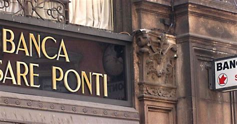 Si trova ancora sotto i portici di piazza duomo, all'angolo con via mengoni, ed ha conservato il medesimo. Storia della banca-forziere Cesare Ponti | Il Foglio