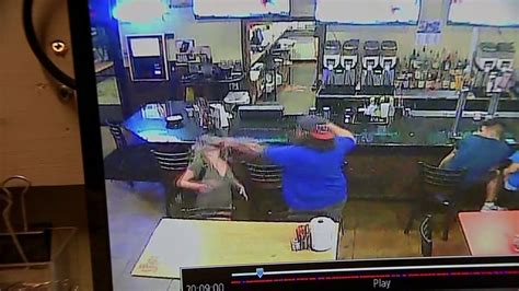 Texas Couples Caught On Camera Fight In Restaurant Goes Viral Abc11