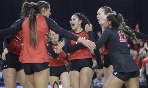 Utah Volleyball Advances To Sweet 16 After Sweeping No 14 BYU