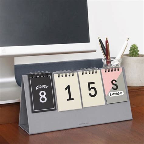 Iconic Simple Flip Perpetual Standing Desk Calendar Fallindesign
