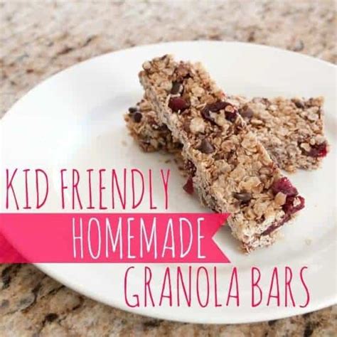 Chewy homemade granola bars are the perfect healthy snack! Kid-Friendly Homemade Granola Bars - Daily Mom