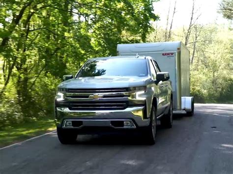 The 2019 Chevy Silverado 1500 Steps Up Towing Tech