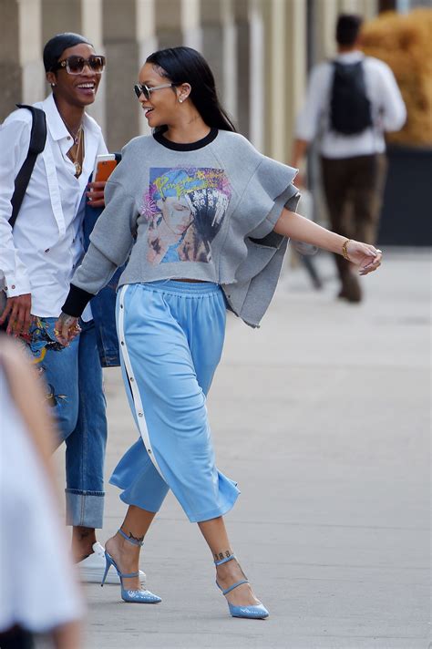 Rihanna Is All Of Us On Labor Day Rihanna Street Style Rihanna Looks