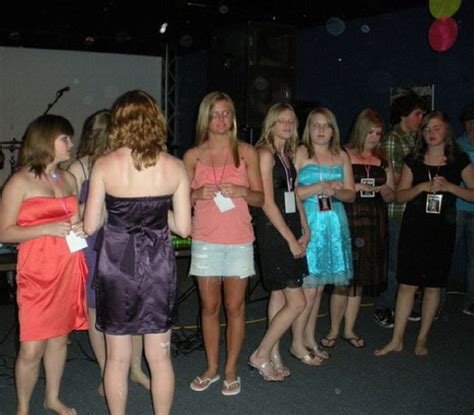 Awkward Moments From Middle School Dances Times 17 Pics