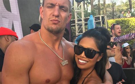 Gronk Spent The Weekend Partying In Vegas With Girls In Bikinis Because