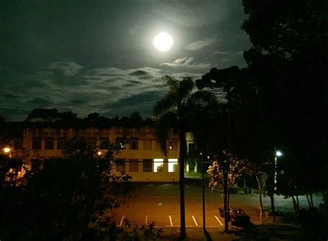 Curitiba tem um clima temperado marítimo, com temperatura média de 11 ° inpe curitiba, clima tempo, www, g1, previsao tempo pr, jornal do tempo, o tempo agora, praia. A Lua agora em Curitiba. | Natureza, Curitiba