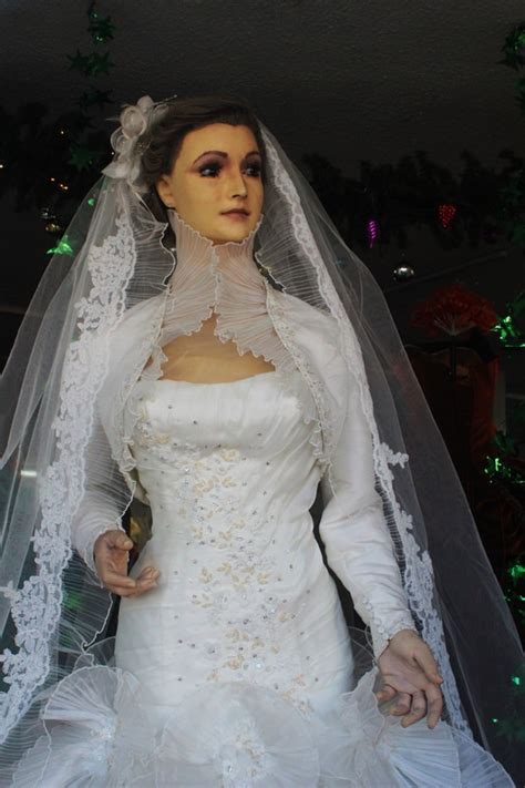 Lists Of The Bizarre Intriguing And Informative 10 Creepy Mannequins