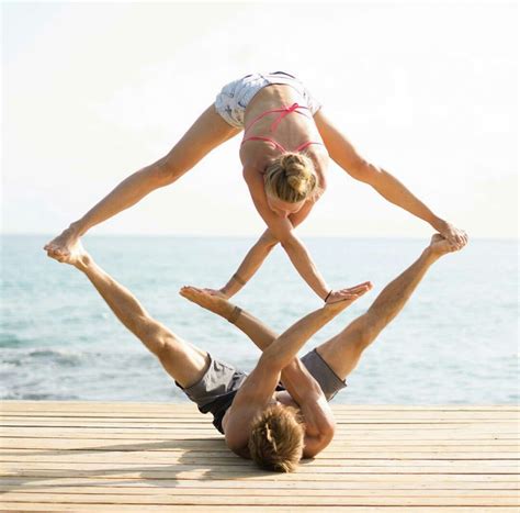 Pin By Gabriela Morbeck On Yogi Yoga Challenge Poses Couples Yoga