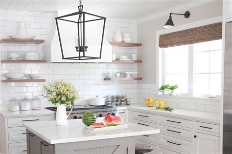 Modern, rustic and industrial meet in a chic. Gorgeous Modern Farmhouse Kitchens