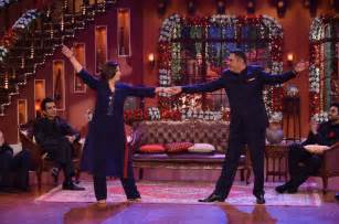 Kapil makes every one laugh their 'toohs' off. 'Comedy Nights With Kapil': Farah-Faroj Khan's Catfight ...