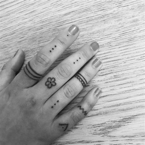 Stick And Pokes On Finger Hand And Finger Tattoos Pretty Hand Tattoos