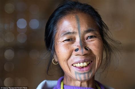 Indian Tribe Where The Woman Must Have ‘nose Plugs Fitted Daily Mail