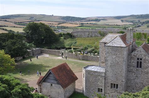 Carisbrooke Castle Newport Visitor Information And Reviews