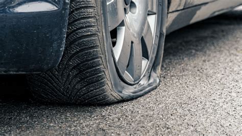 How Far Can You Drive On A Flat Tire Explained Rerev
